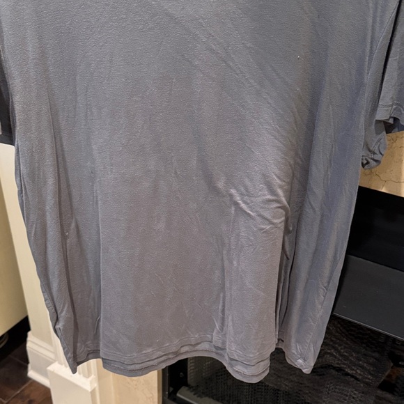 Mossimo Supply Co. Charcoal Short Sleeve Tee. Size L. Listing 9106 - Picture 9 of 9